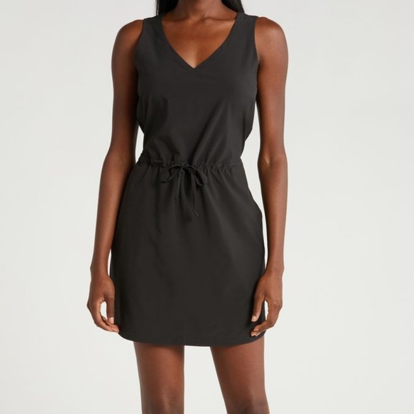 Free Fly Breeze Dress Black Small Athletic Material Feel - Picture 1 of 8